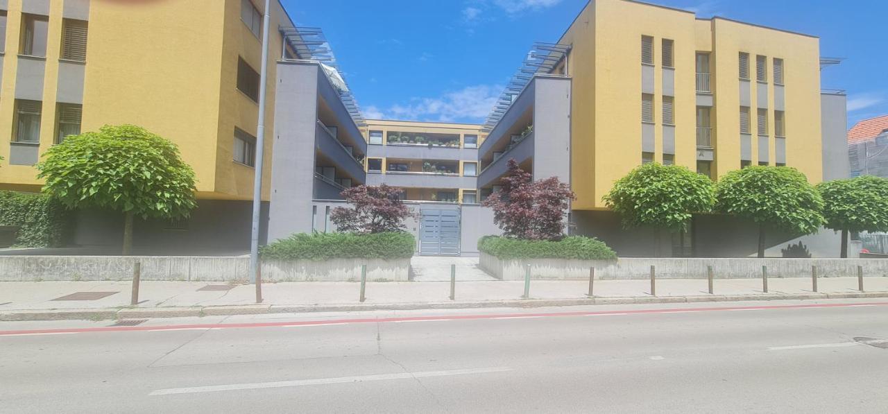 Apartma Minas Appartement Ljubljana Buitenkant foto